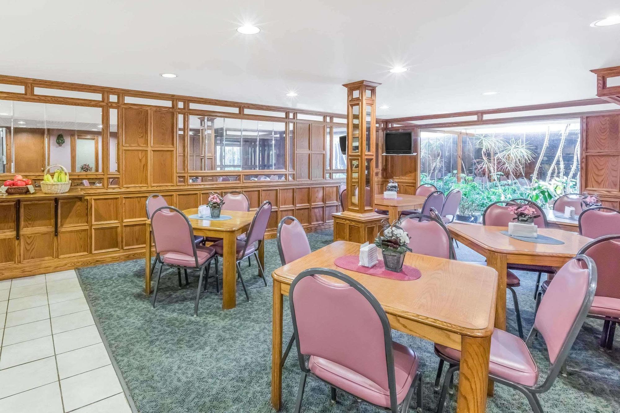 Knights Inn & Suites South Sioux City Bagian luar foto